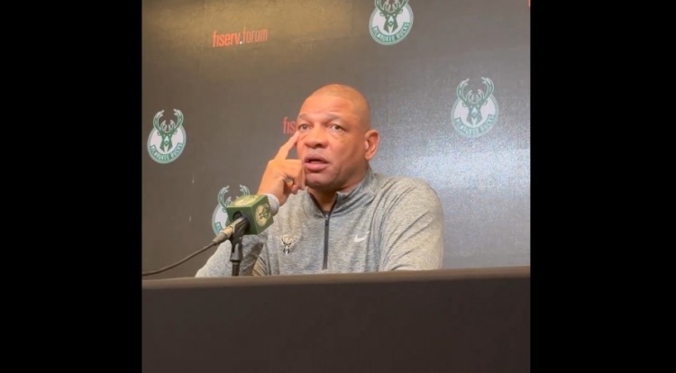  里弗斯：一开始我以为东契奇浓眉交易是AI生成的 我从未见过