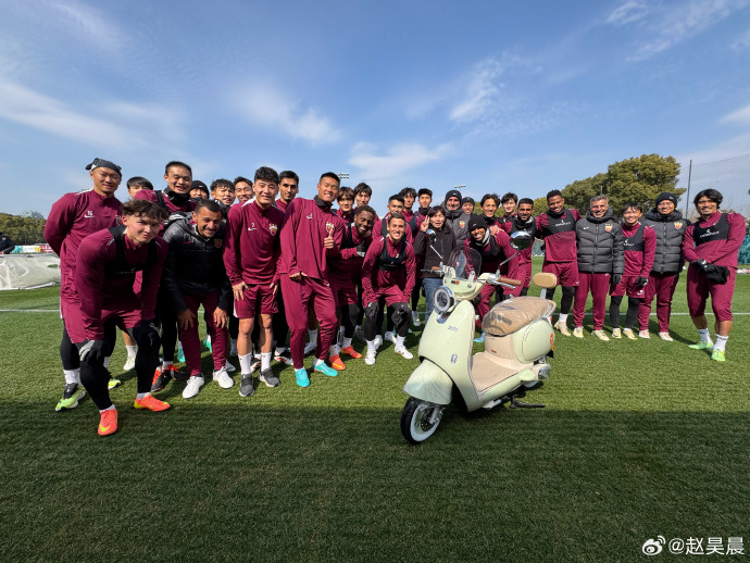  海港新闻官：在穆斯卡特感召下，全队众筹为基地阿姨买了电瓶车