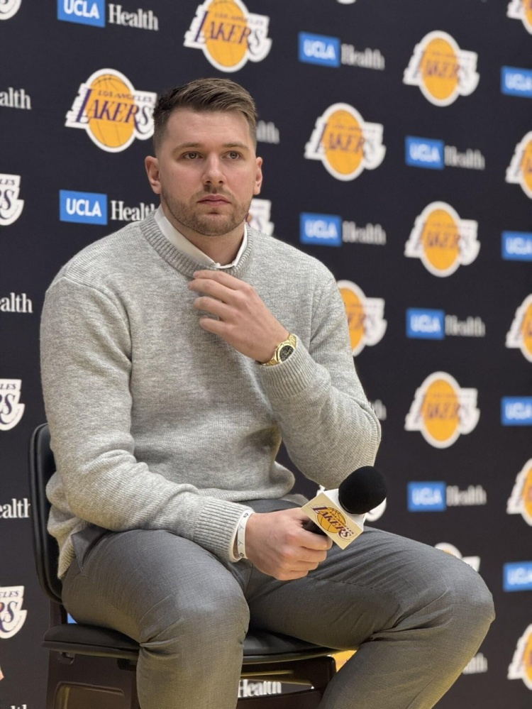  东契奇：交易发生后詹姆斯立刻给我致电 表达了他对我的欢迎