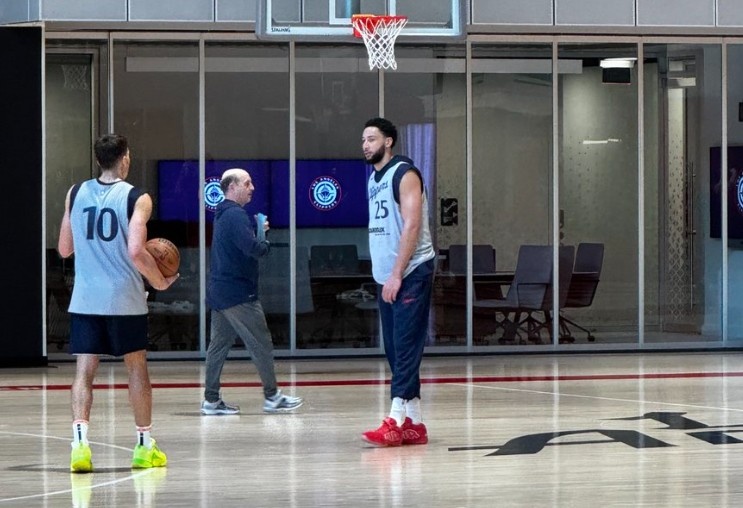  本西：我明天或者后天迎快船首秀 感觉完全健康但还不能打背靠背