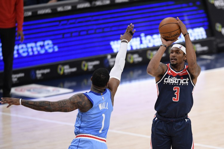 都处巅峰三人怎么选？蒂格：首发阿里纳斯、替补沃尔、裁掉比尔