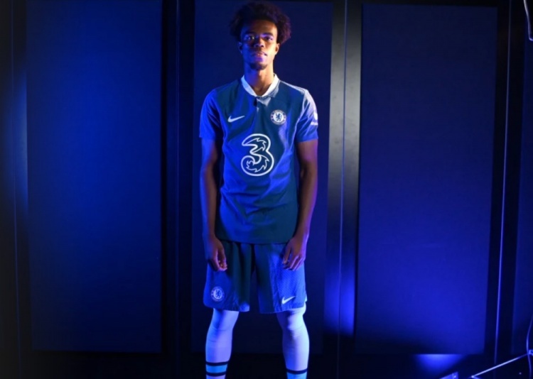  记者：切尔西中场楚克乌梅卡正在多特蒙德，以完成自己的租借交易