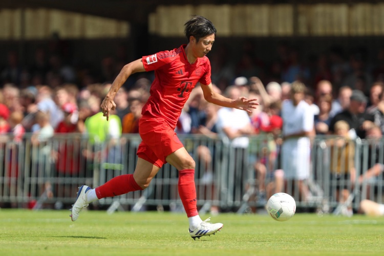  图片报：伊藤洋辉预计本周回球队合练，有望在本月底战斯图时复出