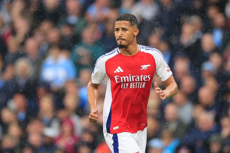  内维尔：从未见过萨利巴踢得如此焦躁，伊萨克戏耍了枪手后防线