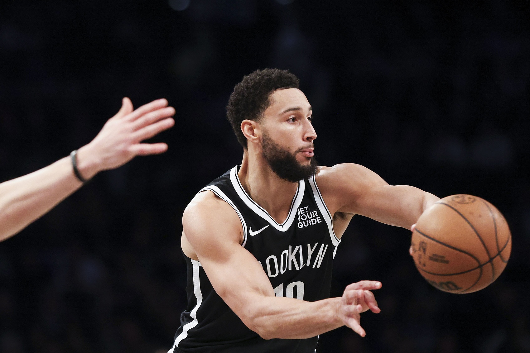  经纪人：西蒙斯现在还没和任何队会面 有事要说的话人们都会知道