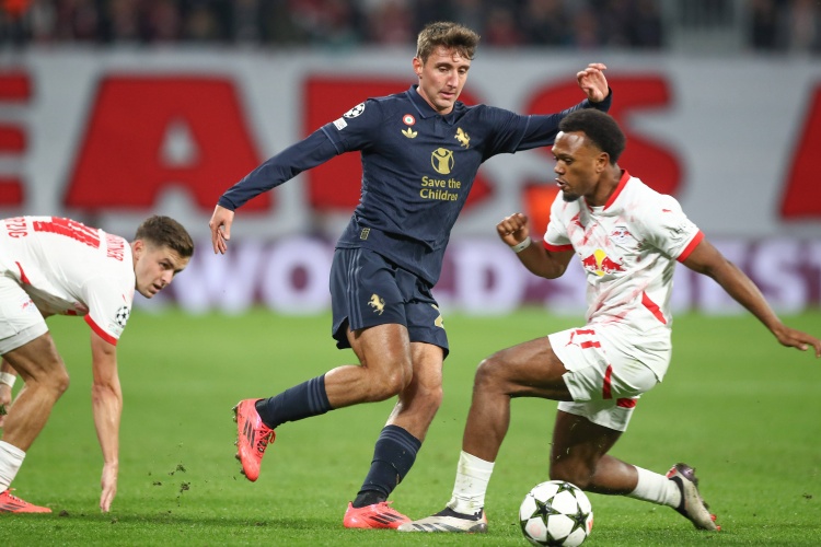  记者：曼城冬窗不会签下坎比亚索，即使转会成行也是在今夏